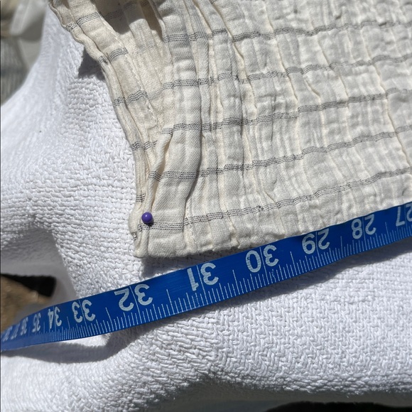 Stylish Cream Cropped Pants - Picture 10 of 11